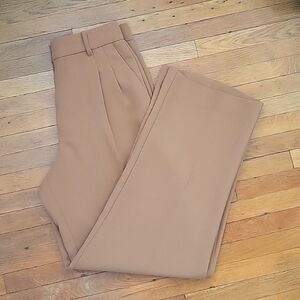 Aritzia Effortless Pant in Constant Camel, Size 8, Crepette